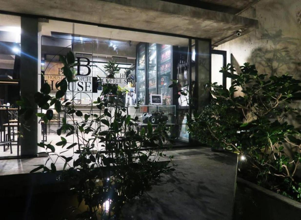 B Arch House Hotell Chiang Mai Exteriör bild