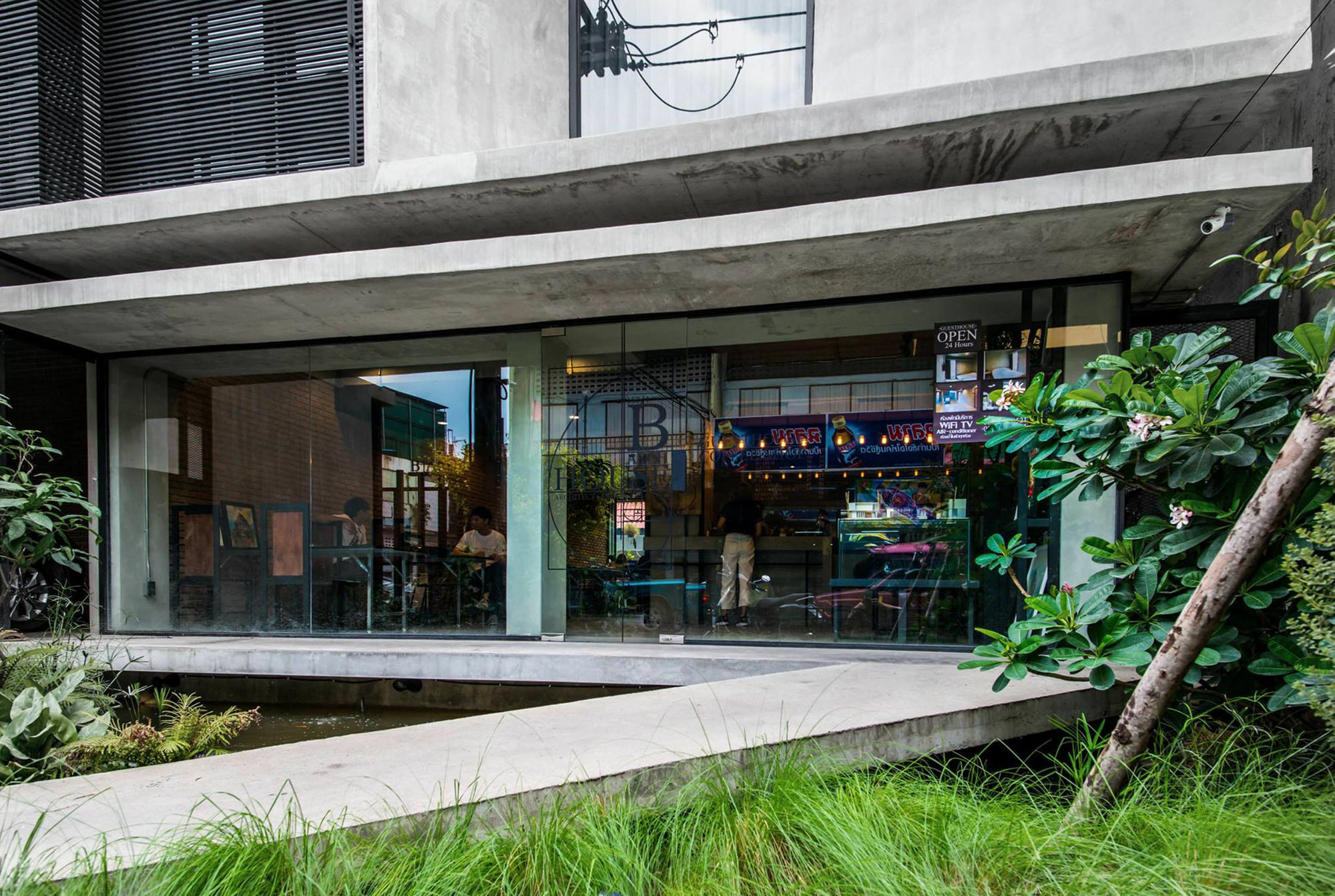 B Arch House Hotell Chiang Mai Exteriör bild